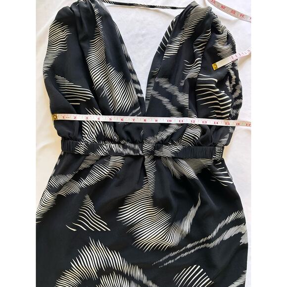 Black Halo Y2K 100% Silk Shift Dress V Back Plunge Neck Sleeveless Size 8 - Picture 10 of 11